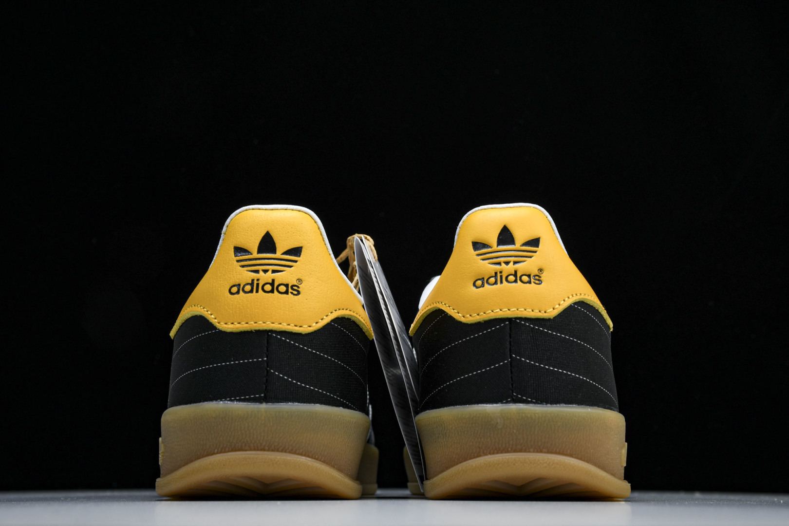 Originals 尺码36-45

纯原版出品-Originals Gazelle Indoor 黑色