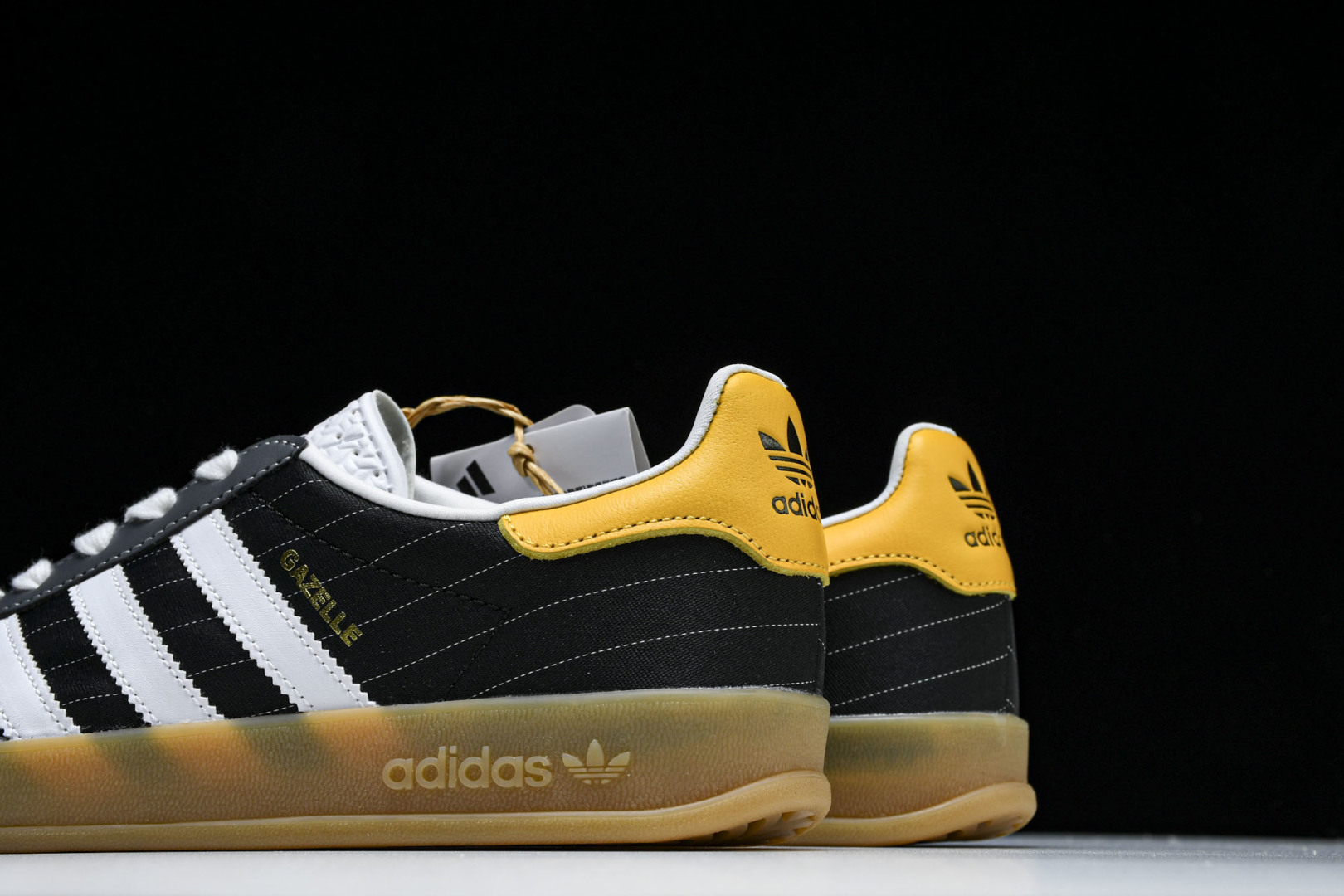 Originals 尺码36-45

纯原版出品-Originals Gazelle Indoor 黑色