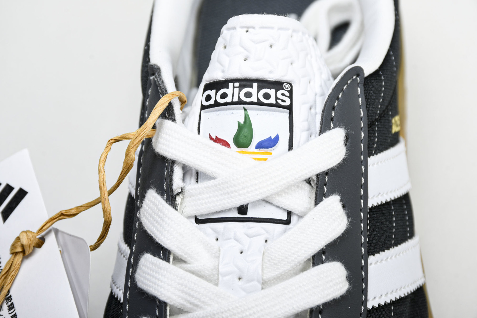 Originals 尺码36-45

纯原版出品-Originals Gazelle Indoor 黑色