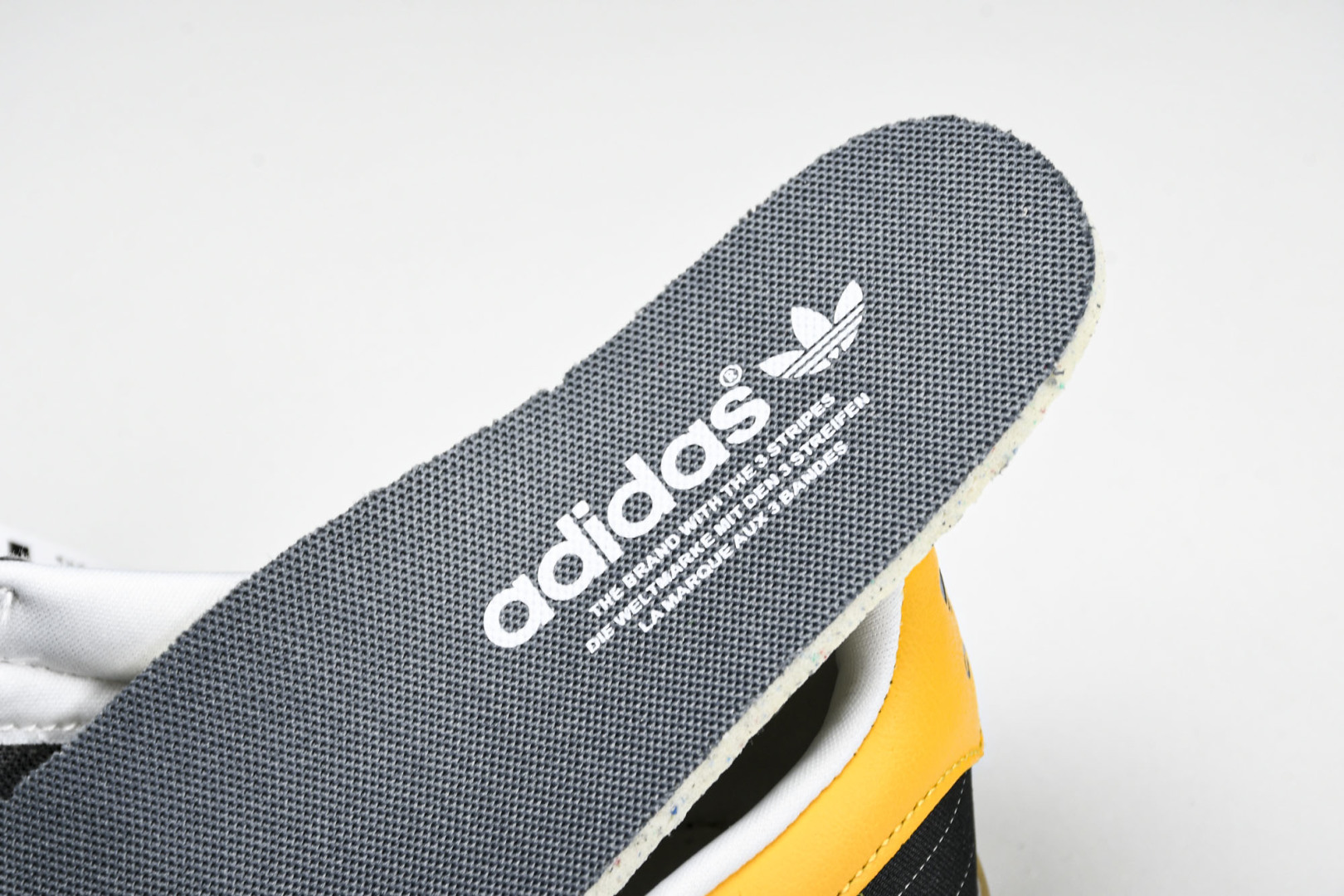 Originals 尺码36-45

纯原版出品-Originals Gazelle Indoor 黑色