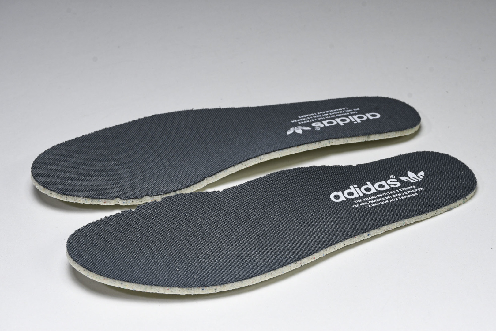 Originals 尺码36-45

纯原版出品-Originals Gazelle Indoor 黑色