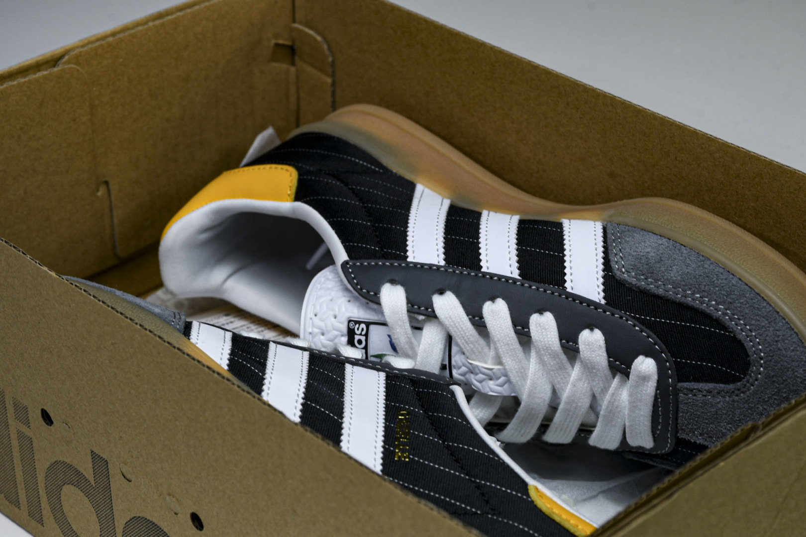 Originals 尺码36-45

纯原版出品-Originals Gazelle Indoor 黑色