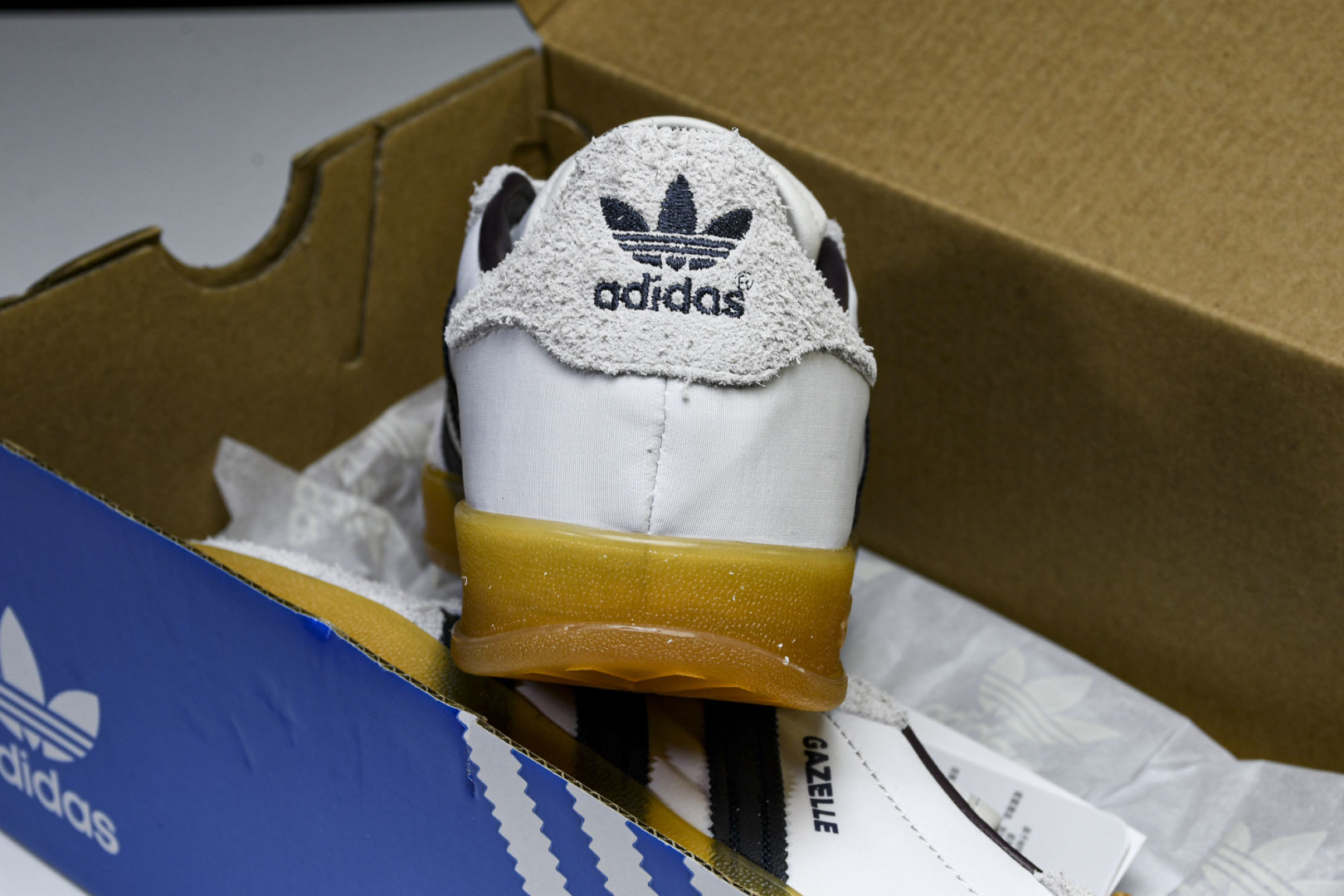 Originals 尺码36-45

纯原版出品-Originals Gazelle Indoor  三