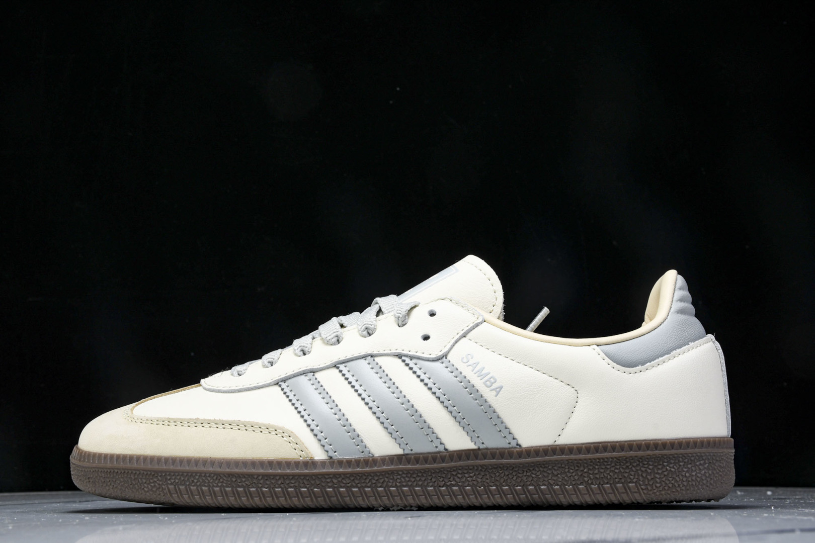 Originals 尺码36-45

纯原版出品-Samba OG 阿迪三叶草休闲板鞋  JH7299 