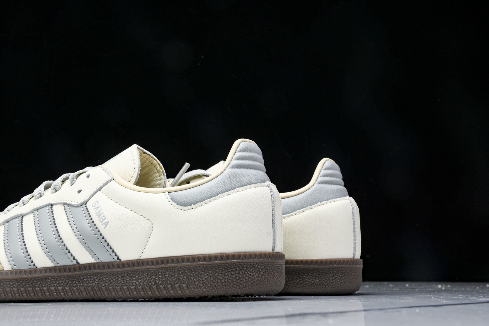 Originals 尺码36-45

纯原版出品-Samba OG 阿迪三叶草休闲板鞋  JH7299 