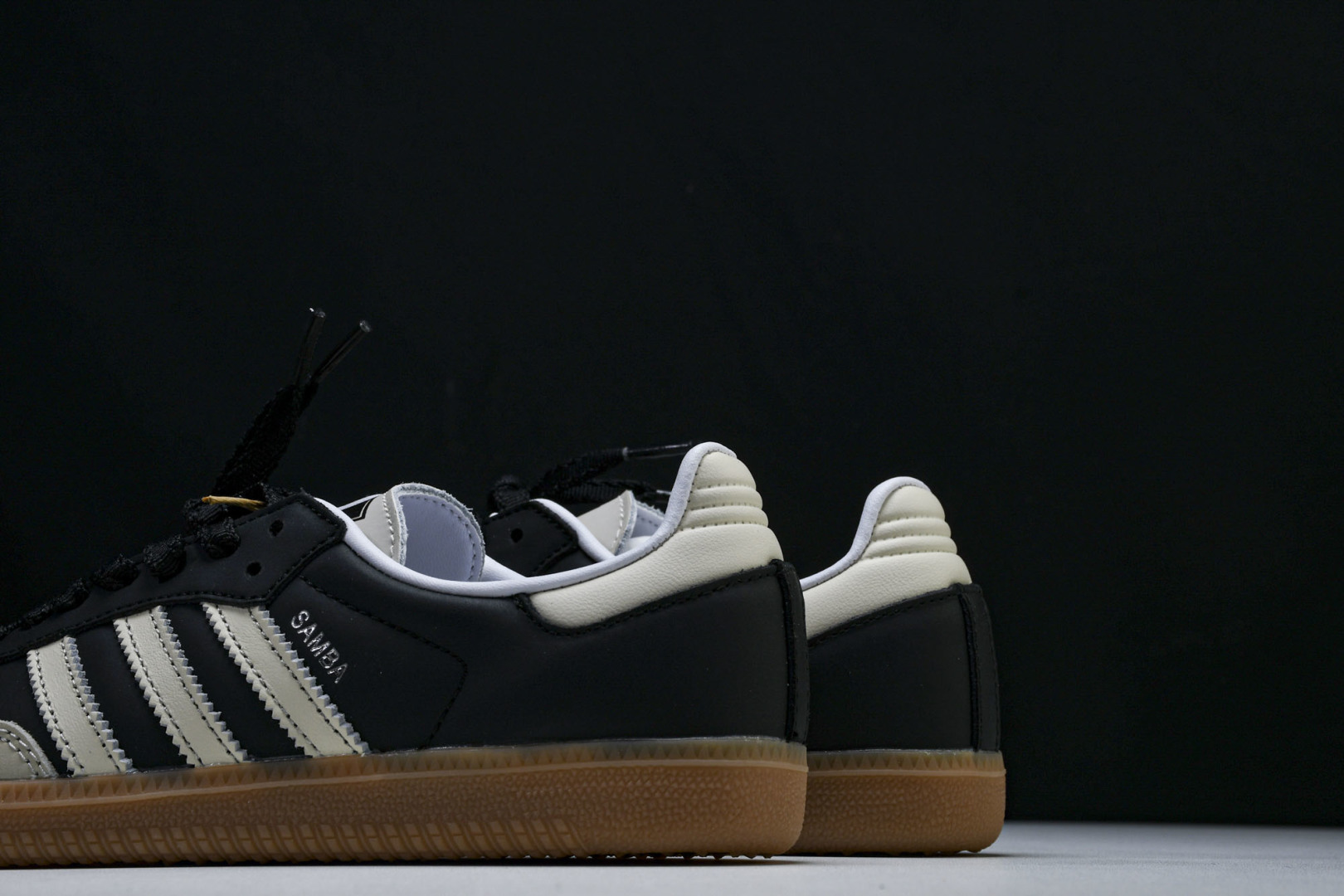 Originals 尺码36-45

纯原版出品-Originals Samba OG 黑棕 IE583