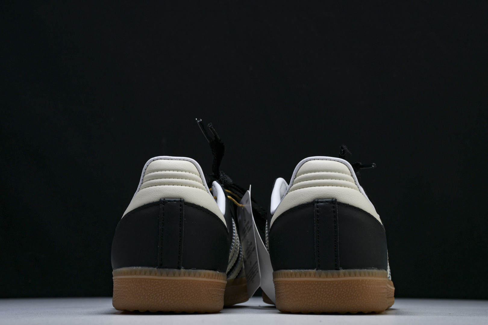 Originals 尺码36-45

纯原版出品-Originals Samba OG 黑棕 IE583