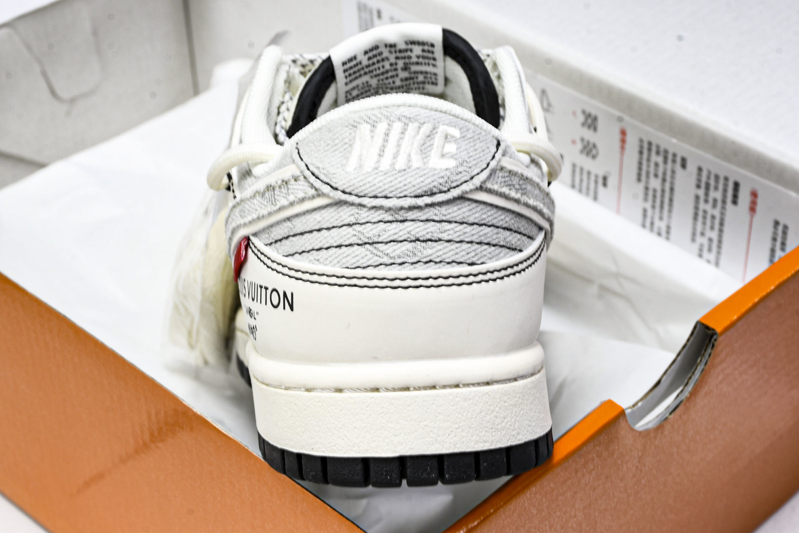 Dunk 尺码36-45

纯原版出品-SB Dunk Low LV联名 灰布勾抽绳 周年高端定制 低帮