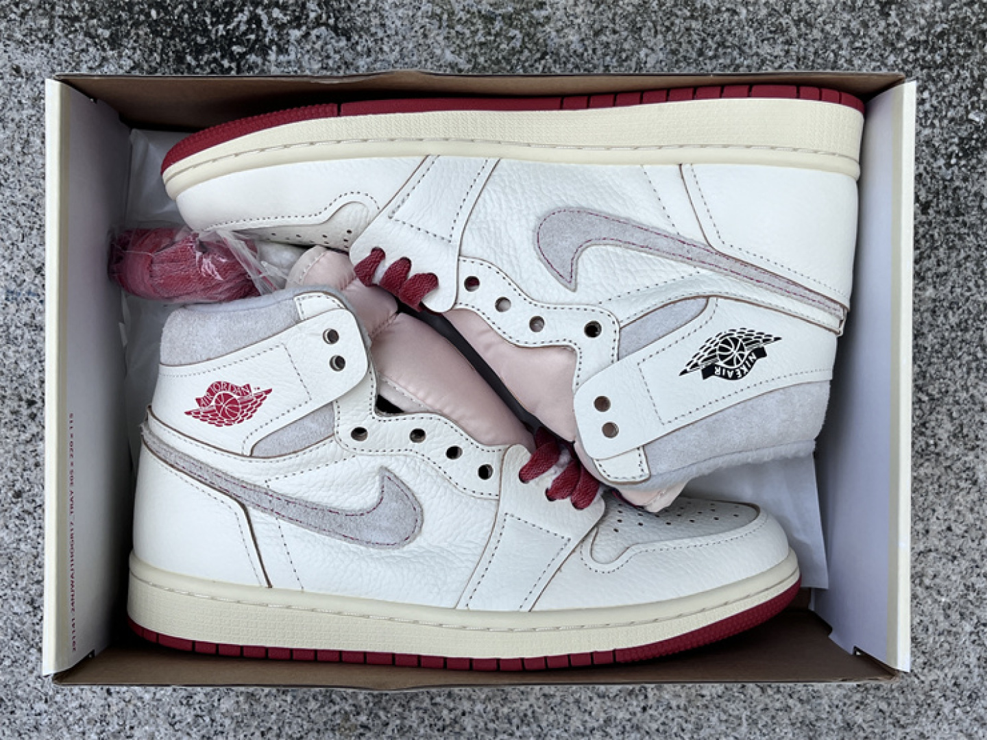 A版/头层 
Jordan Air Jordan 1 High OG WMNS Sail/Cinnaba