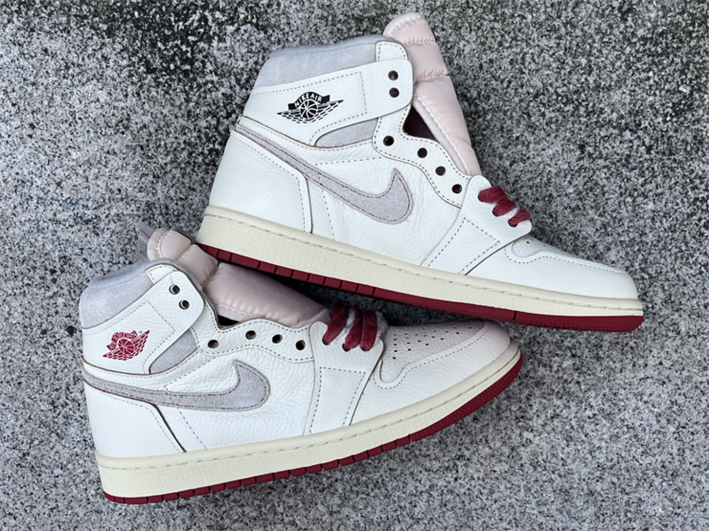 A版/头层 
Jordan Air Jordan 1 High OG WMNS Sail/Cinnaba