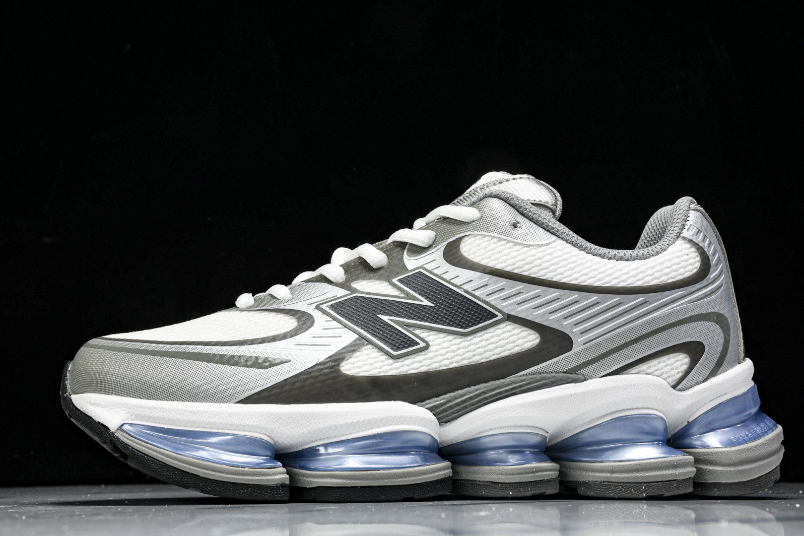NB 尺码36-46.5

纯原版出品-New Balance 2000系列复古老爹风休闲运动慢跑鞋 U