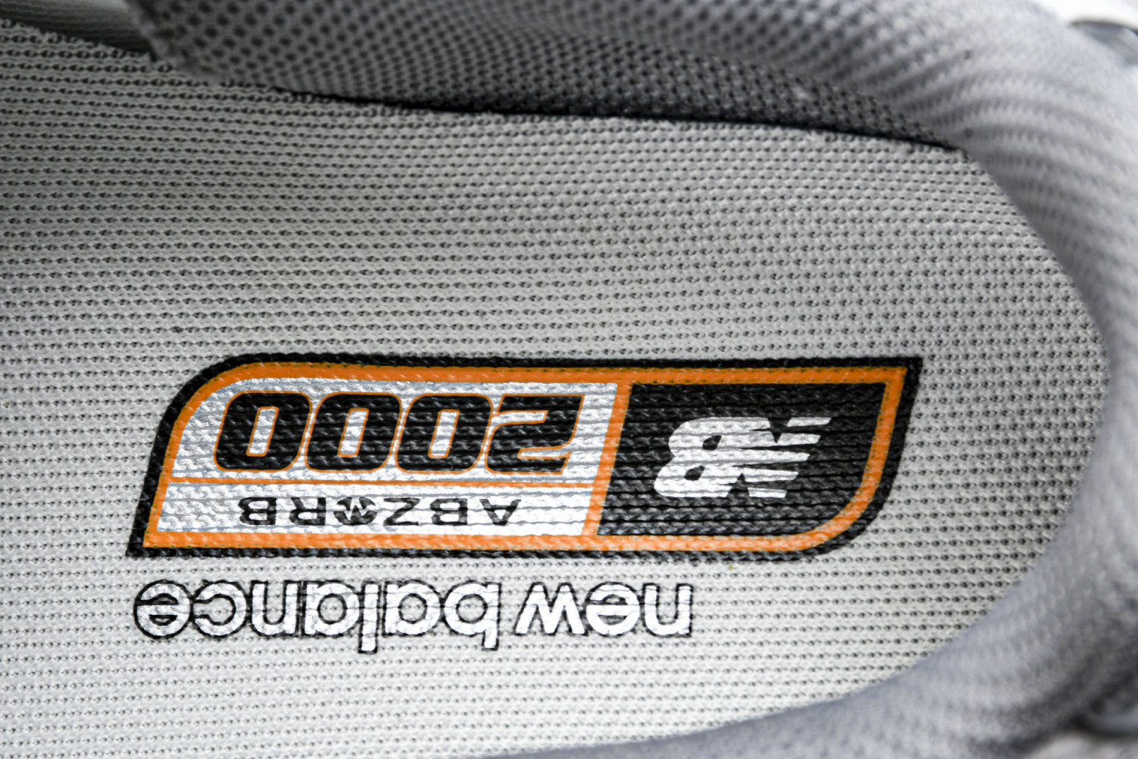 NB 尺码36-46.5

纯原版出品-New Balance 2000系列复古老爹风休闲运动慢跑鞋 U