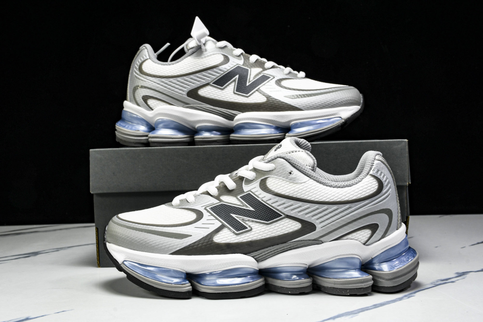 NB 尺码36-46.5

纯原版出品-New Balance 2000系列复古老爹风休闲运动慢跑鞋 U