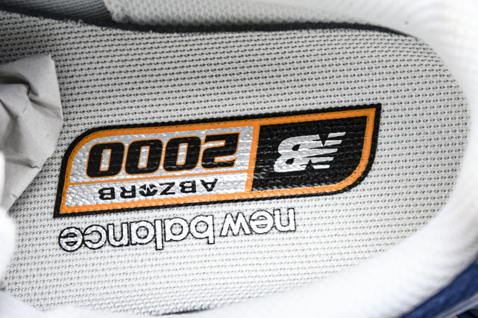 NB 尺码36-46.5

纯原版出品-New Balance 2000系列复古老爹风休闲运动慢跑鞋 U