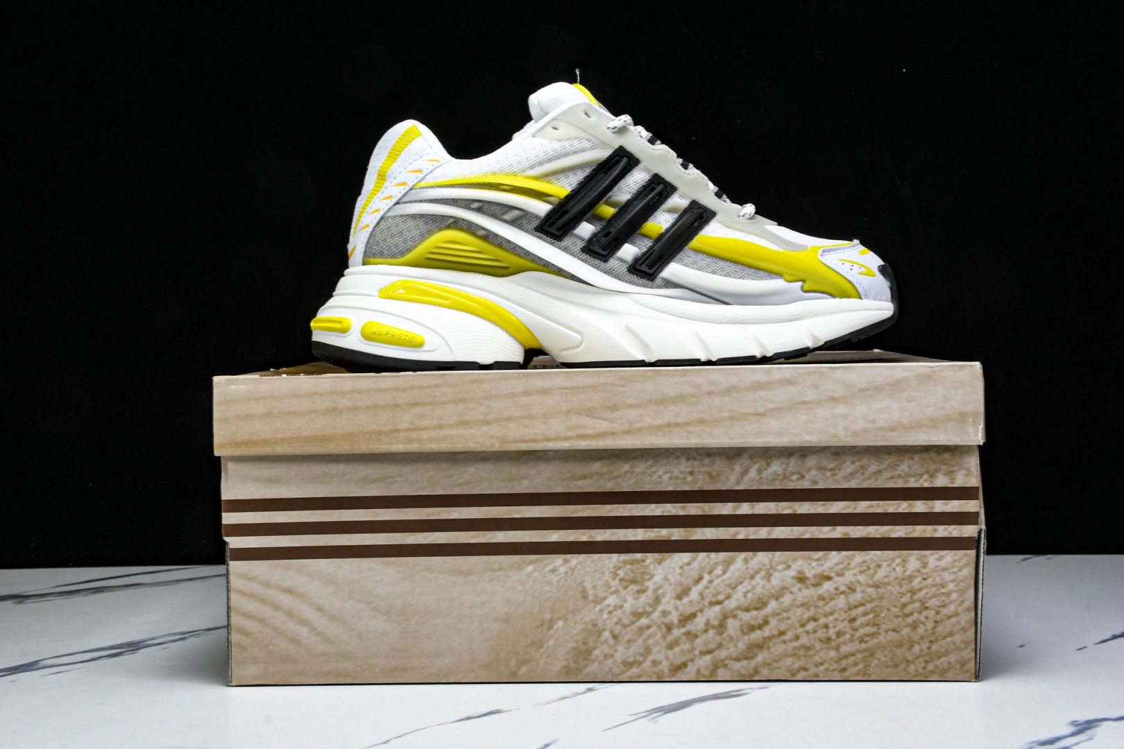 Originals 尺码35.5-47

纯原版出品-Originals Adistar Jellyfi