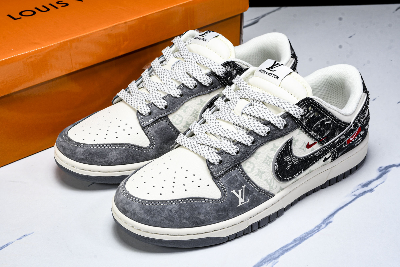 DUNK 尺码36-45

纯原版出品-SB Dunk Low LV联名 猪八黑牛仔 周年高端定制 低帮