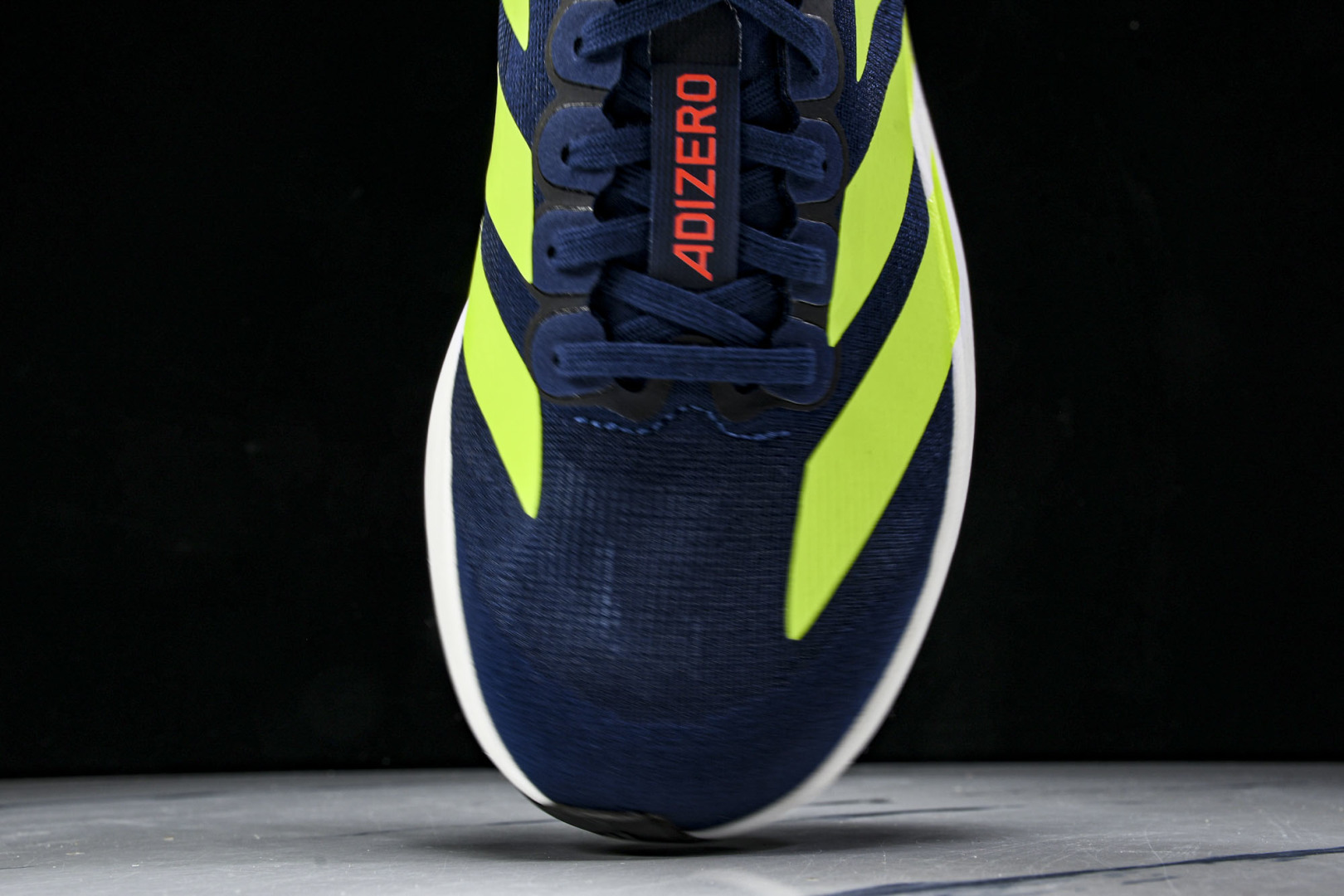 Adizero 尺码36-46.5

纯原版出品-Adizero Evo SL 阿迪超轻透气缓震跑鞋 J
