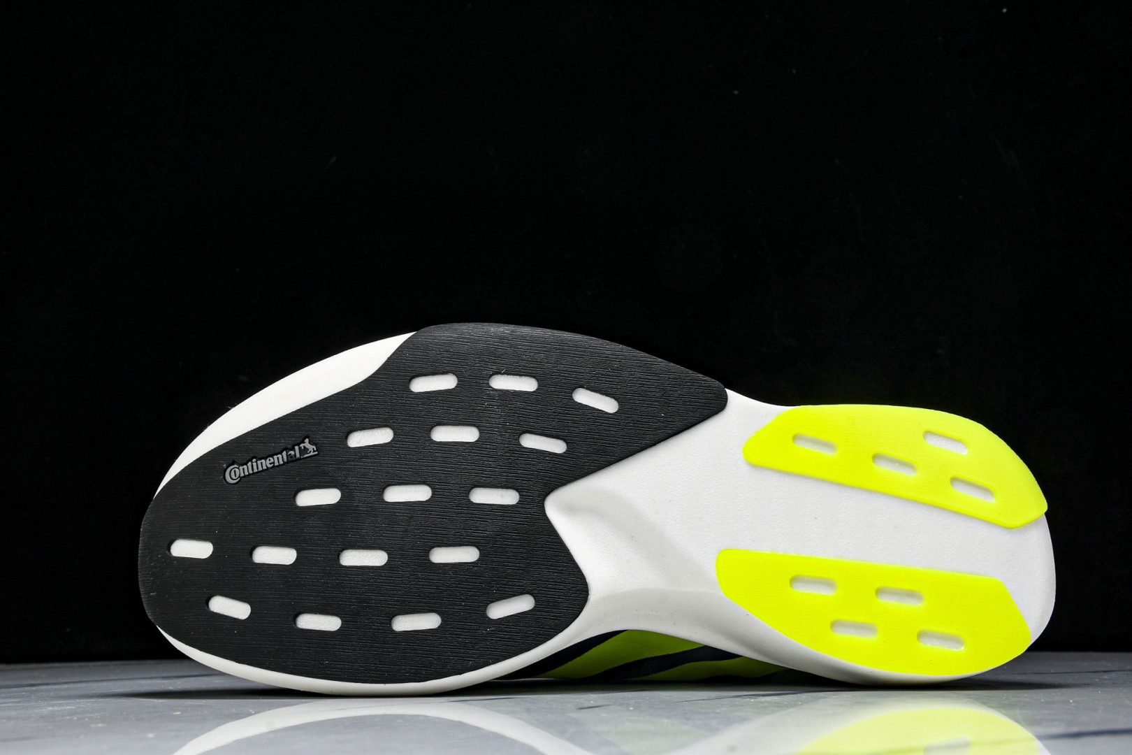 Adizero 尺码36-46.5

纯原版出品-Adizero Evo SL 阿迪超轻透气缓震跑鞋 J