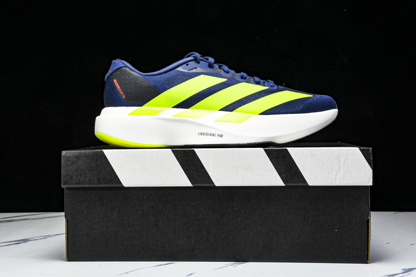 Adizero 尺码36-46.5

纯原版出品-Adizero Evo SL 阿迪超轻透气缓震跑鞋 J