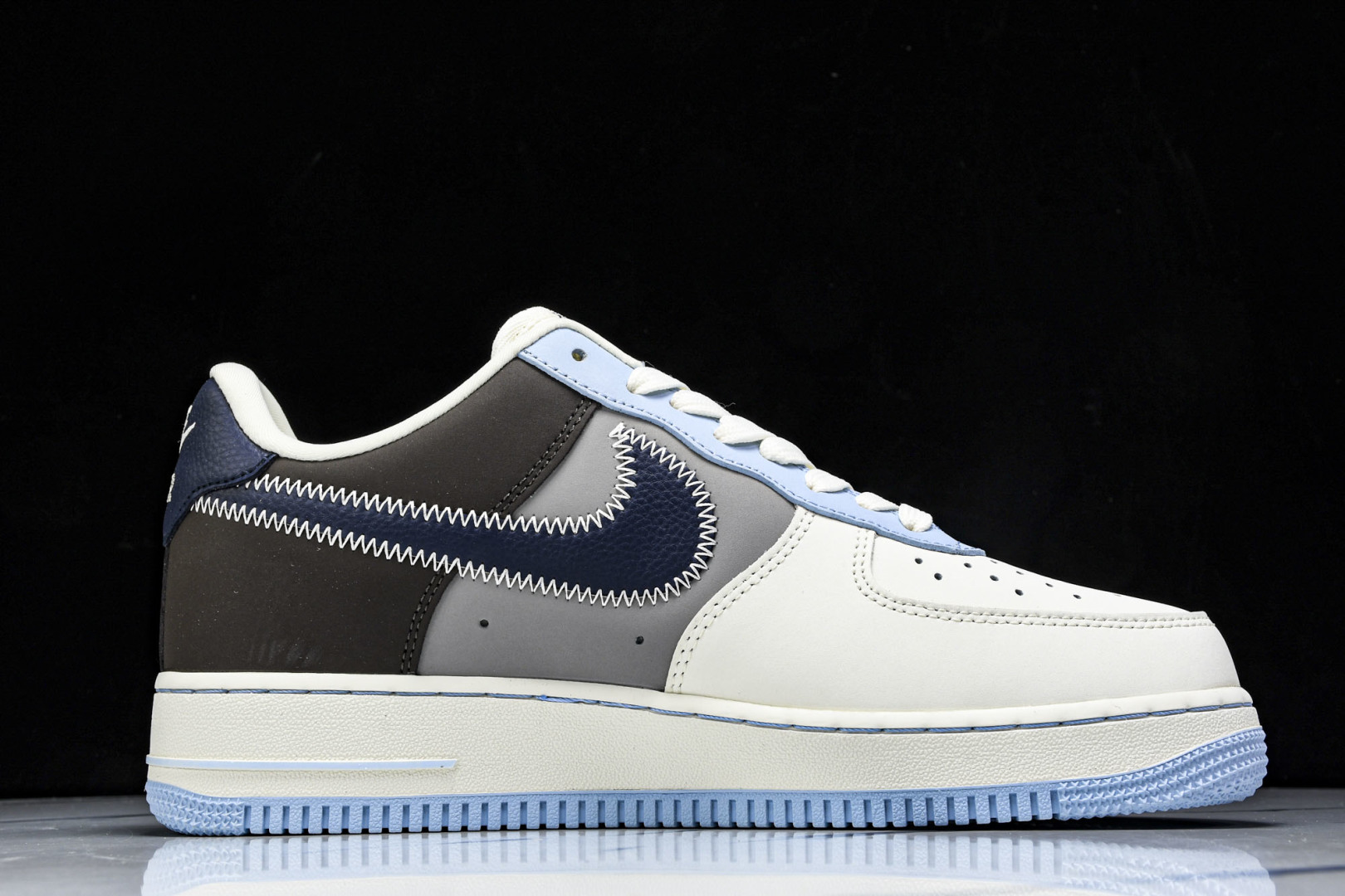 AF1 尺码36-45

纯原版出品-Air Force 1'07 Low LV联名 彩色拼接 空军一号