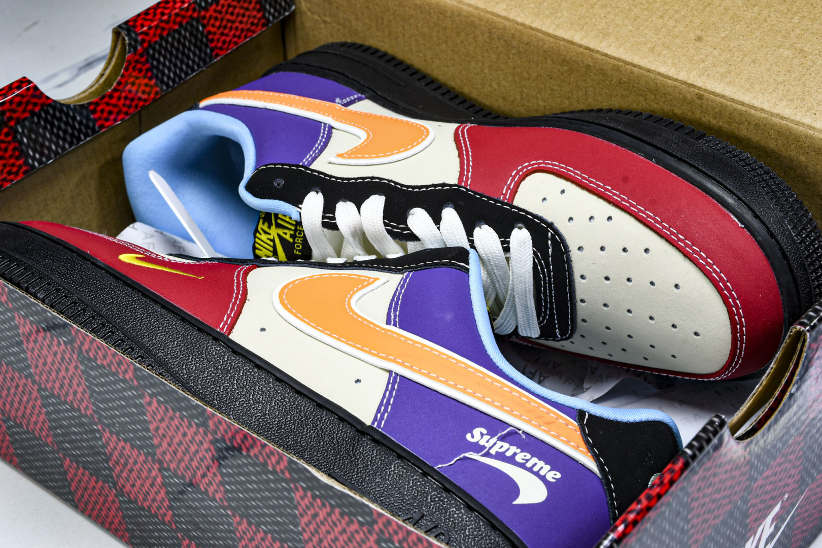AF1 尺码36-45

纯原版出品-Air Force 1'07 Low Supreme联名 红黄紫 