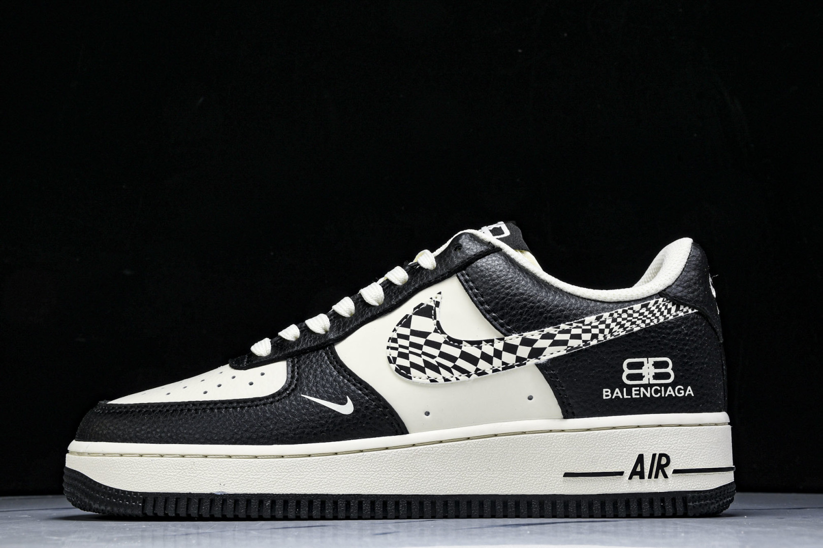 AF1 尺码36-45

纯原版出品-Air Force 1'07 Low 巴黎世家联名 米黑创意勾 空