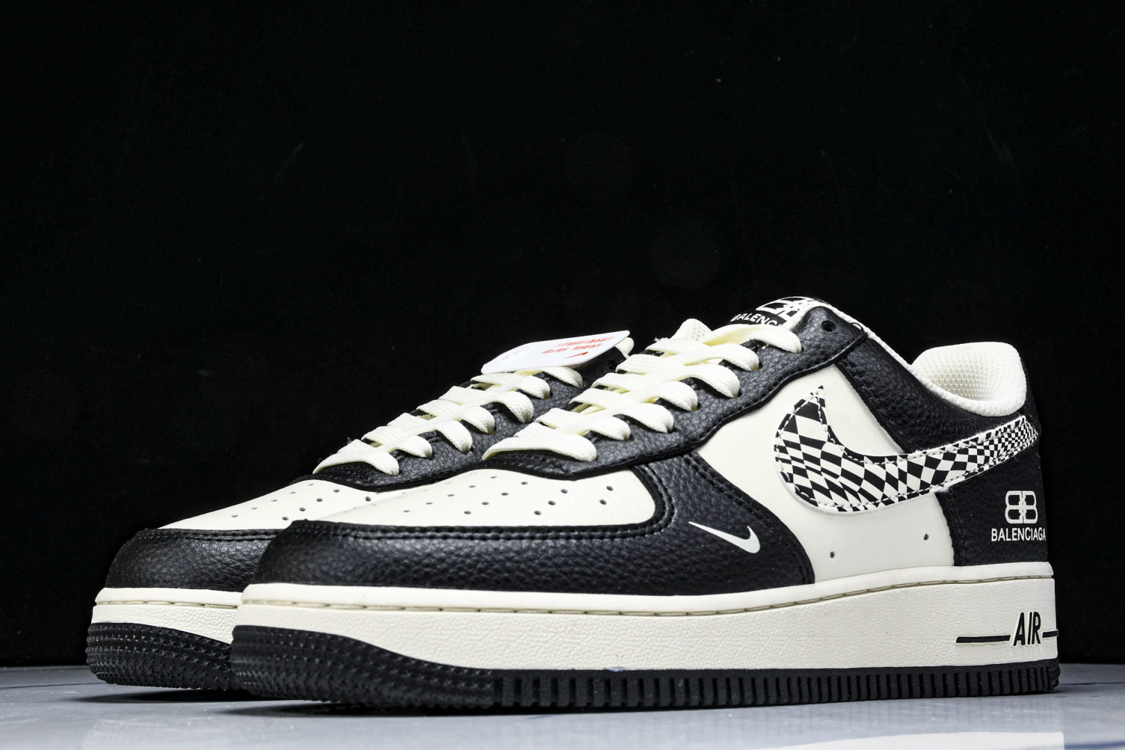 AF1 尺码36-45

纯原版出品-Air Force 1'07 Low 巴黎世家联名 米黑创意勾 空