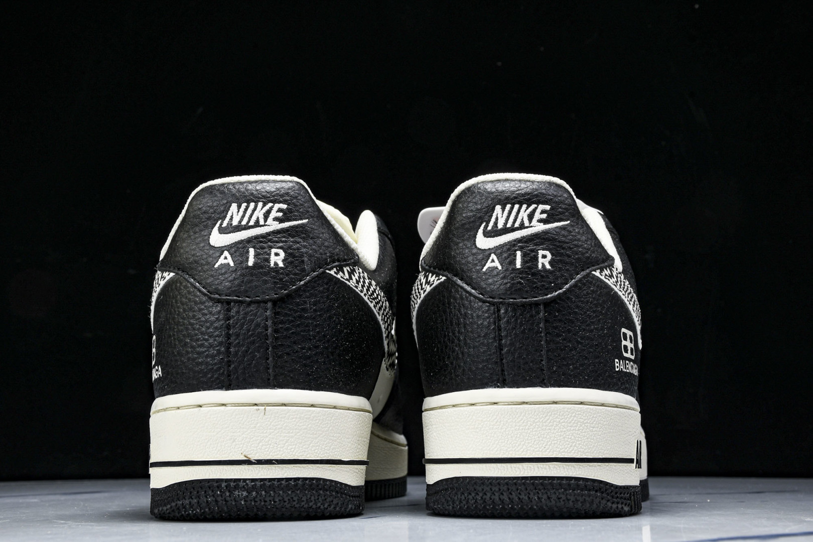 AF1 尺码36-45

纯原版出品-Air Force 1'07 Low 巴黎世家联名 米黑创意勾 空