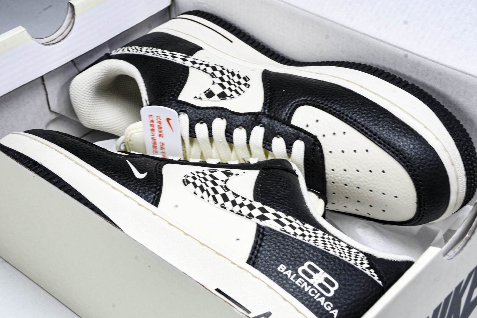 AF1 尺码36-45

纯原版出品-Air Force 1'07 Low 巴黎世家联名 米黑创意勾 空