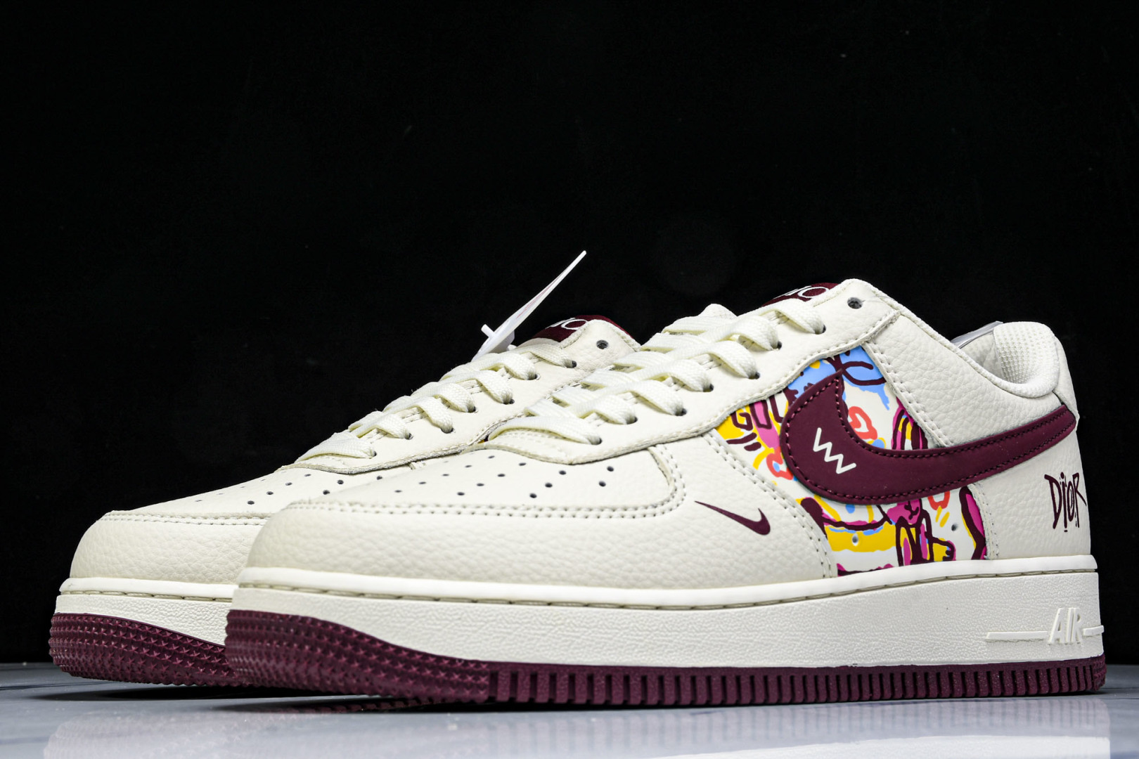 AF1 尺码36-45

纯原版出品-Air Force 1'07 Low 迪奥联名 涂鸦米酒红勾 空军