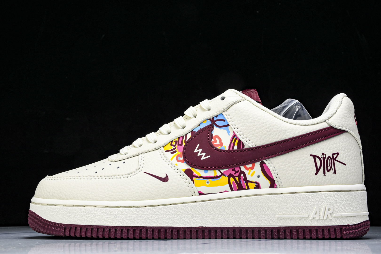 AF1 尺码36-45

纯原版出品-Air Force 1'07 Low 迪奥联名 涂鸦米酒红勾 空军