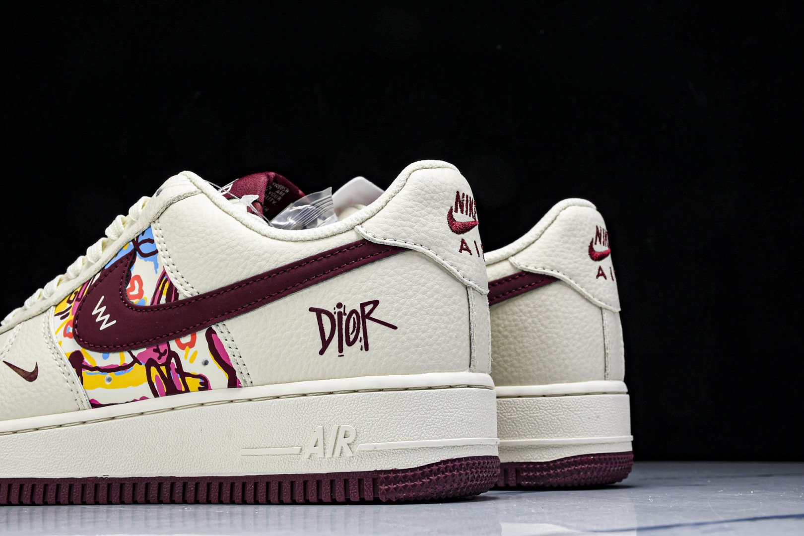 AF1 尺码36-45

纯原版出品-Air Force 1'07 Low 迪奥联名 涂鸦米酒红勾 空军