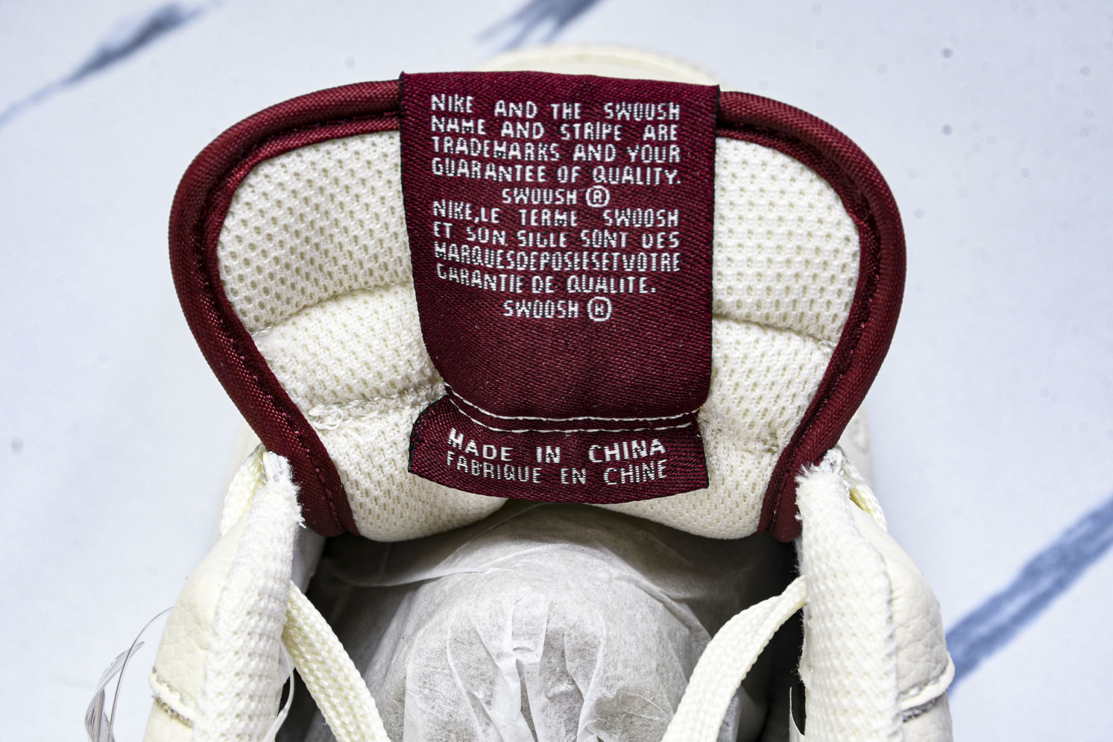 AF1 尺码36-45

纯原版出品-Air Force 1'07 Low 迪奥联名 涂鸦米酒红勾 空军