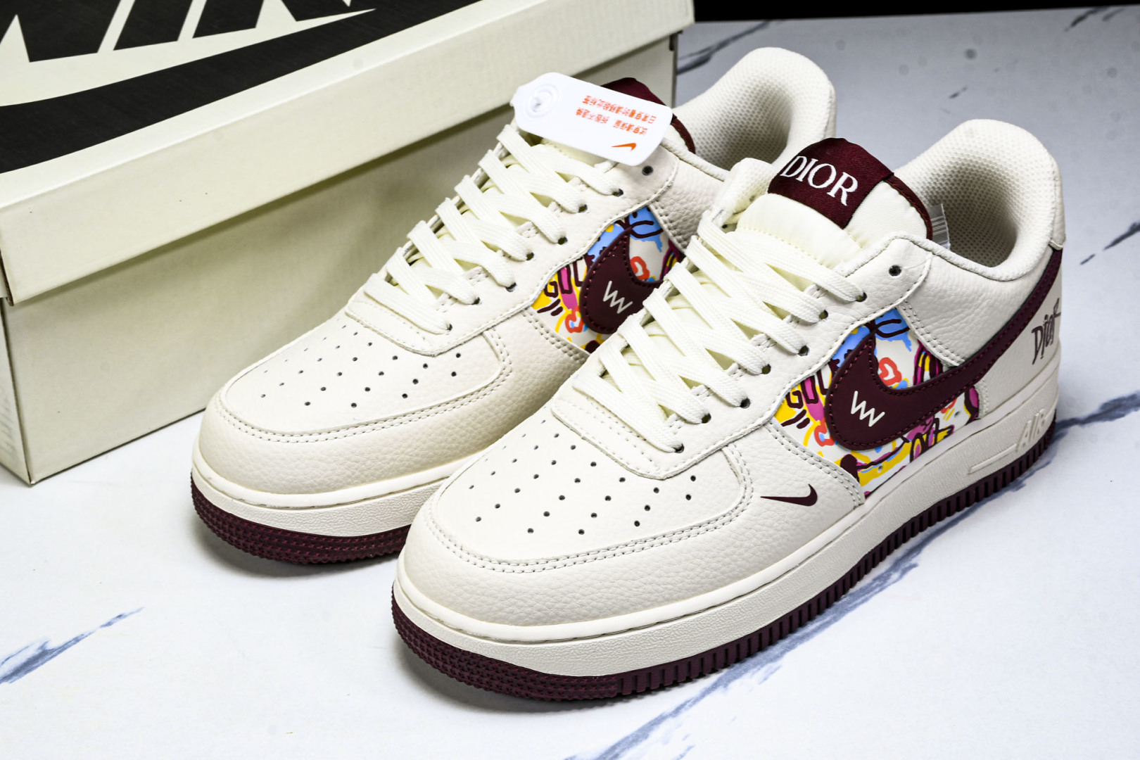 AF1 尺码36-45

纯原版出品-Air Force 1'07 Low 迪奥联名 涂鸦米酒红勾 空军