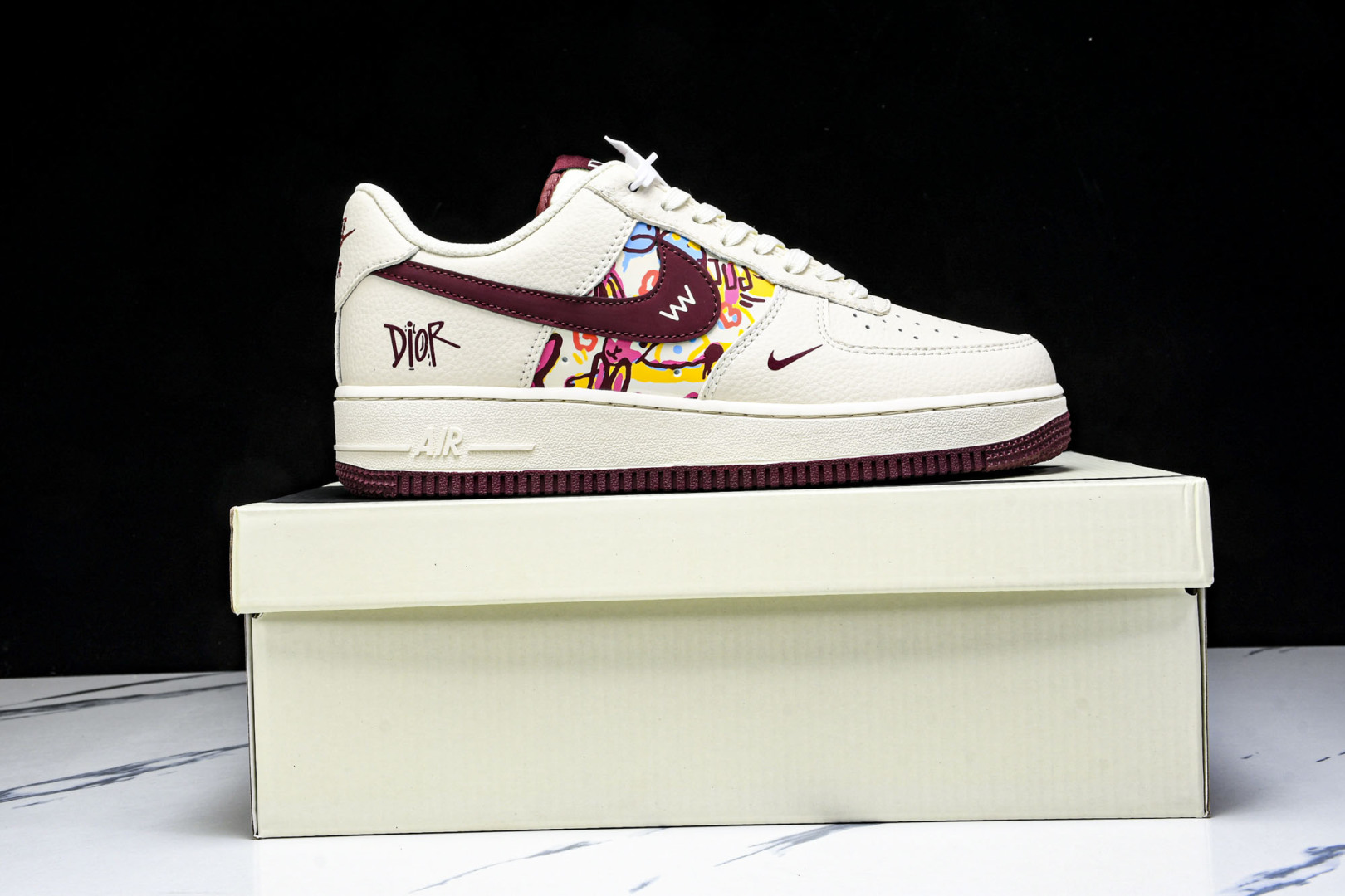 AF1 尺码36-45

纯原版出品-Air Force 1'07 Low 迪奥联名 涂鸦米酒红勾 空军