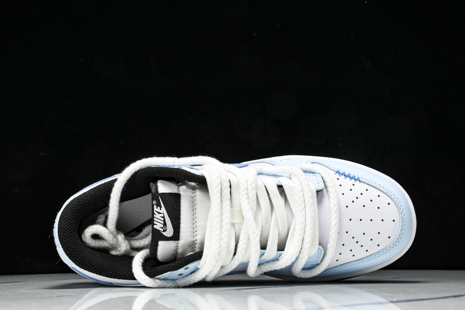 Dunk 尺码36-44

纯原版出品- SB Dunk Low 蓝色海洋 绑带低帮休闲板鞋 DD150