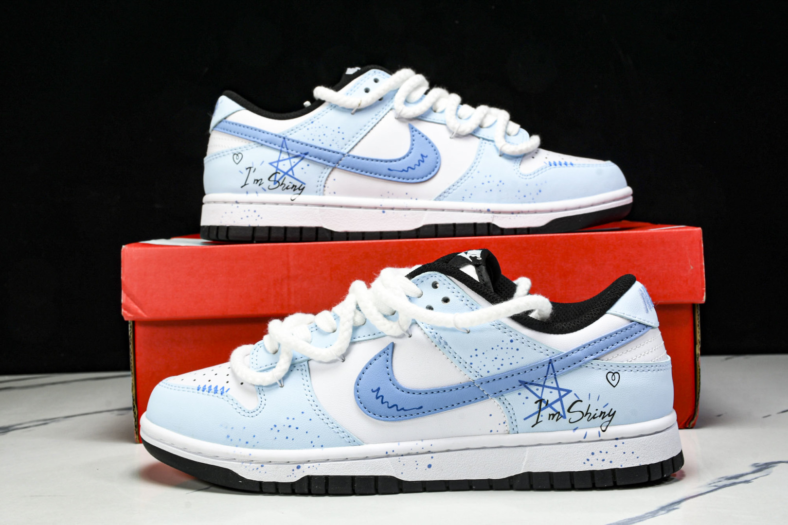 Dunk 尺码36-44

纯原版出品- SB Dunk Low 蓝色海洋 绑带低帮休闲板鞋 DD150