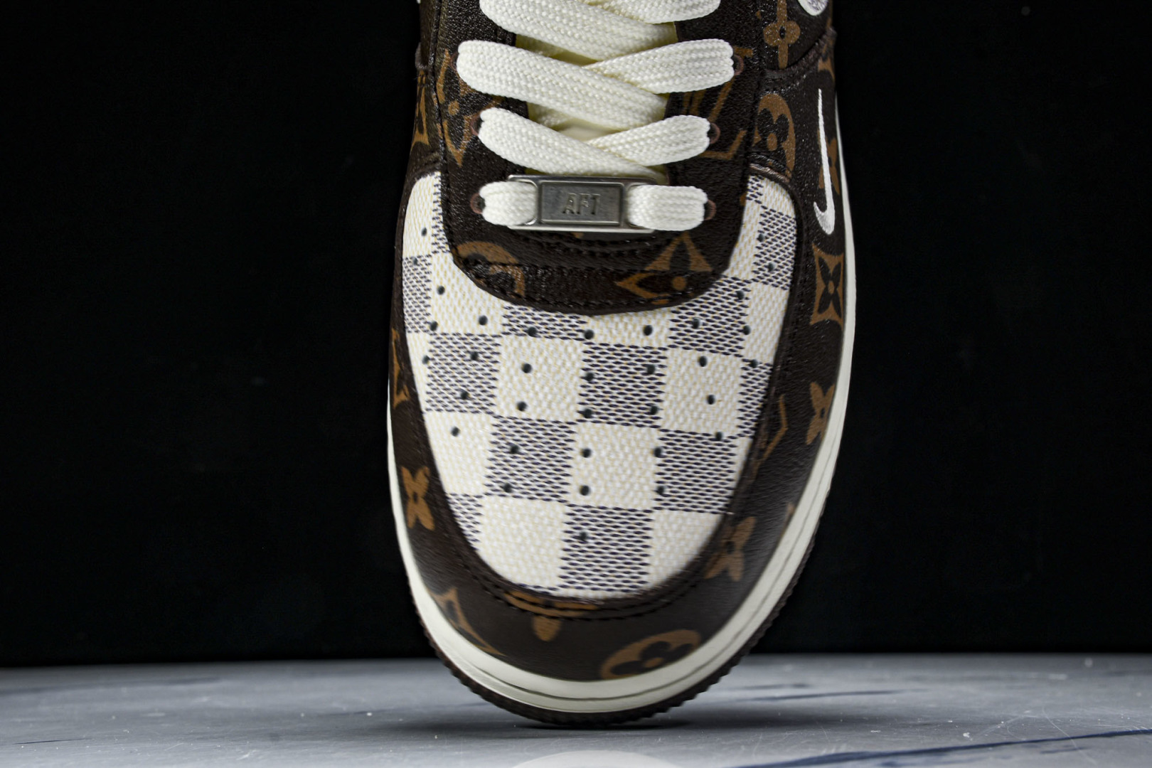  NK Air Force 1'07 Low LV联名 经典咖啡棕 空军一号低帮休闲板鞋 SC0601-