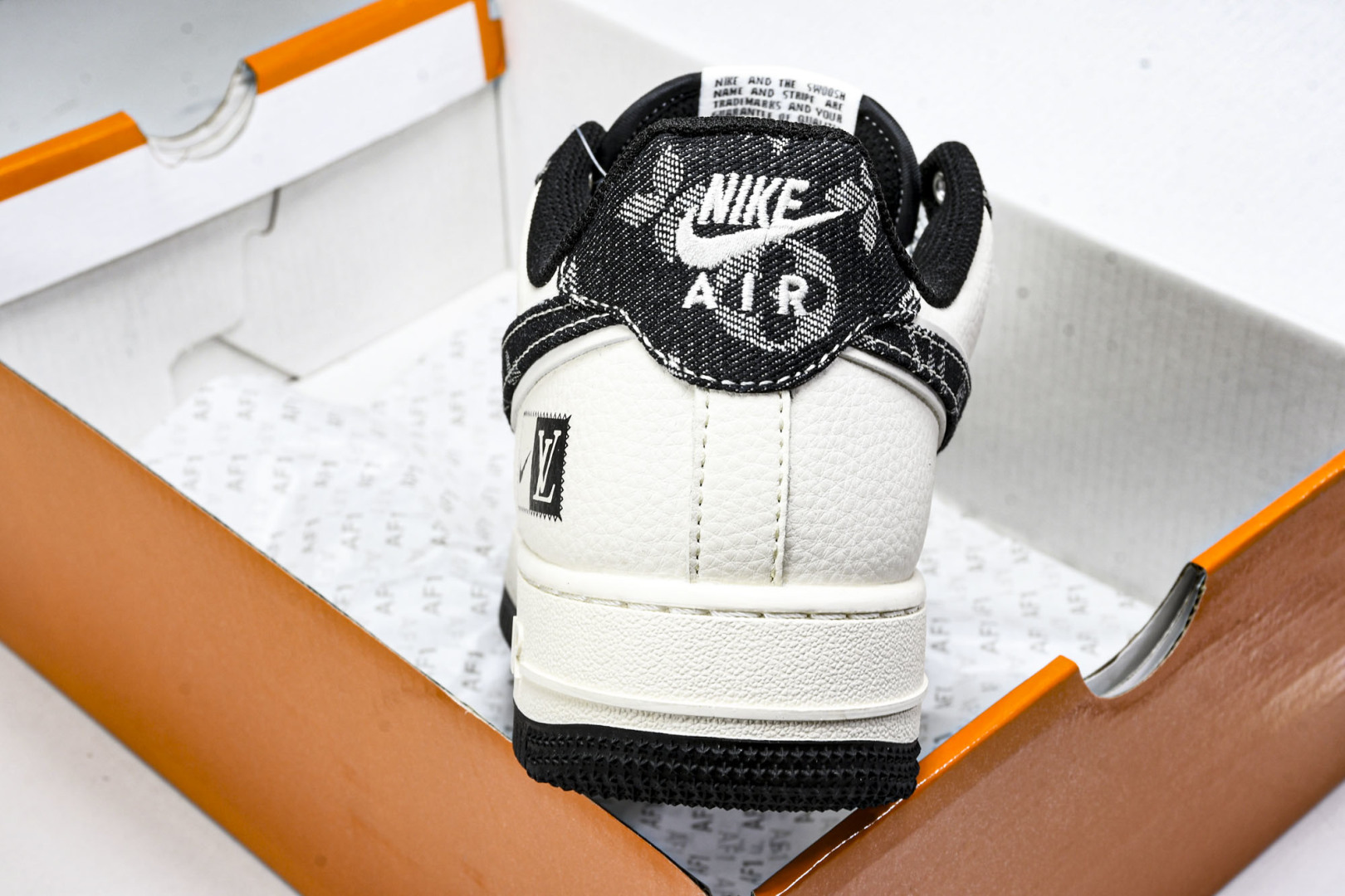  NK Air Force 1'07 Low LV联名 前掌黑牛仔 空军一号低帮休闲板鞋 YX5066-