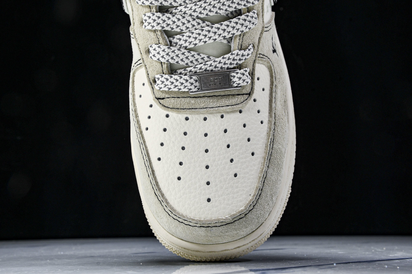  NK Air Force 1'07 Low LV联名 猪八牛仔米黑 空军一号定制休闲板鞋 MZ9588