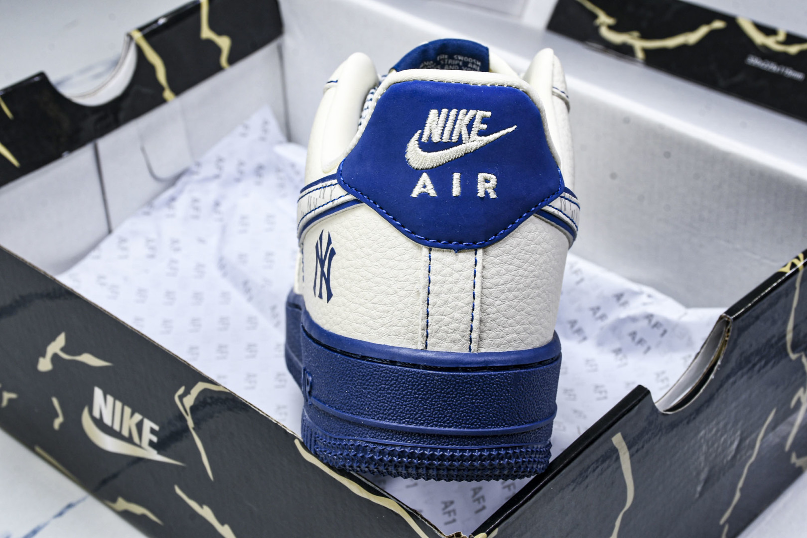  NK Air Force 1'07 Low MLB联名 米蓝线反光 空军一号低帮休闲板鞋 KJ1688