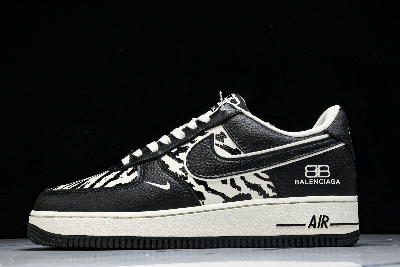  NK Air Force 1'07 Low 巴黎世家联名 雪山米白黑 空军一号低帮休闲板鞋 HJ331