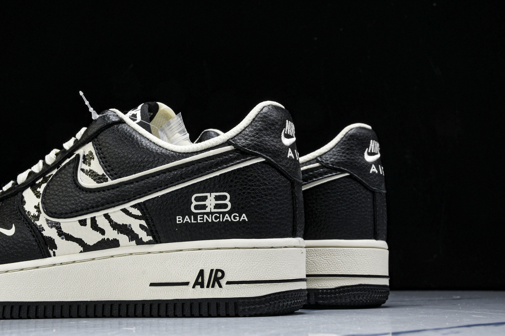  NK Air Force 1'07 Low 巴黎世家联名 雪山米白黑 空军一号低帮休闲板鞋 HJ331