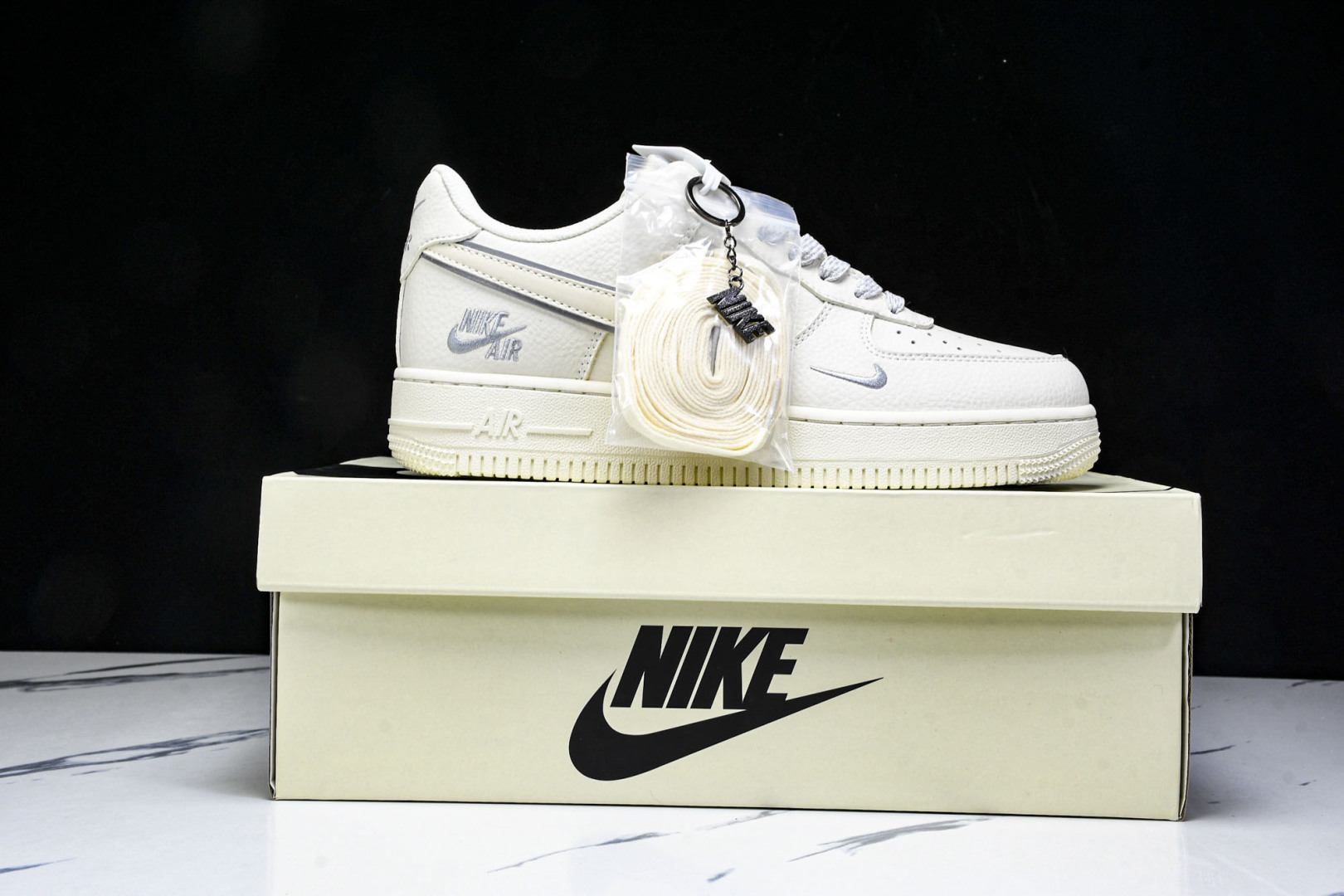  NK Air Force 1'07 Low 耐克联名 米灰边 空军一号低帮休闲板鞋 CS5288-03