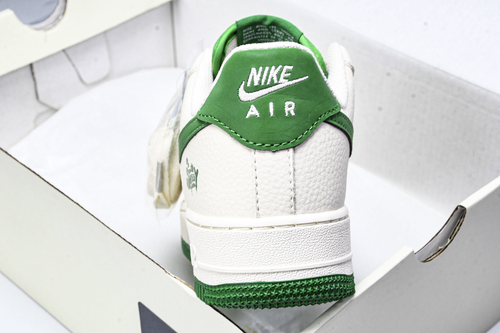  NK Air Force 1'07 Low 斯图西联名 米绿反光 空军一号低帮休闲板鞋 HJ3318-
