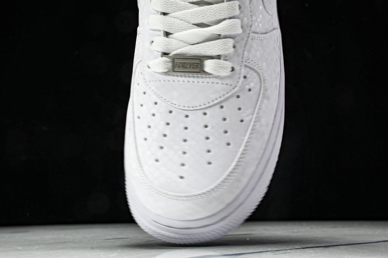  NK Kobe x Nike Air Force 1'07 Low 科比 空军一号低帮休闲板鞋 IB0
