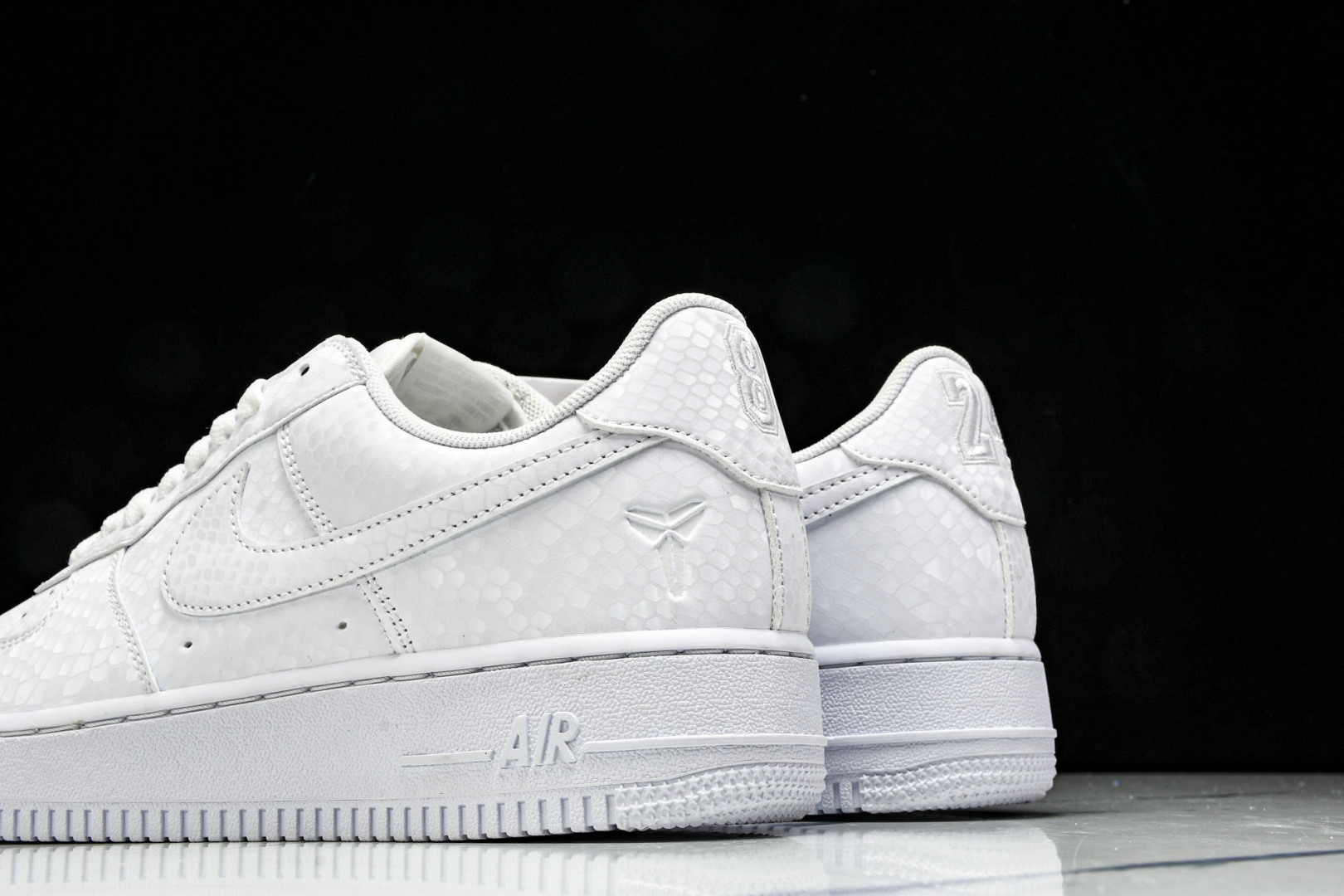  NK Kobe x Nike Air Force 1'07 Low 科比 空军一号低帮休闲板鞋 IB0