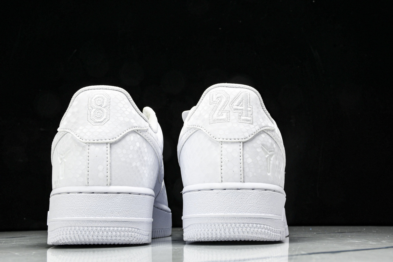  NK Kobe x Nike Air Force 1'07 Low 科比 空军一号低帮休闲板鞋 IB0
