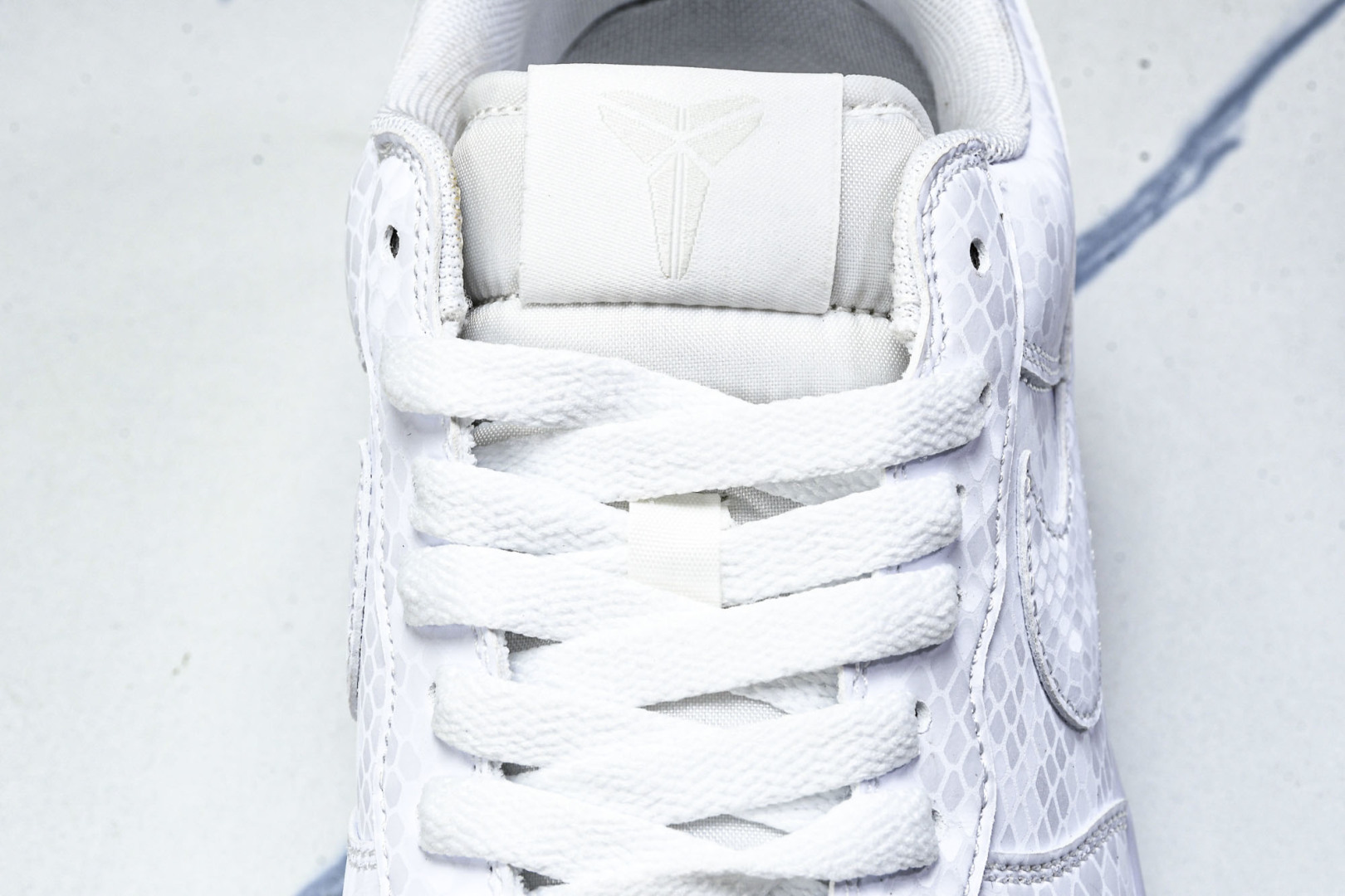  NK Kobe x Nike Air Force 1'07 Low 科比 空军一号低帮休闲板鞋 IB0