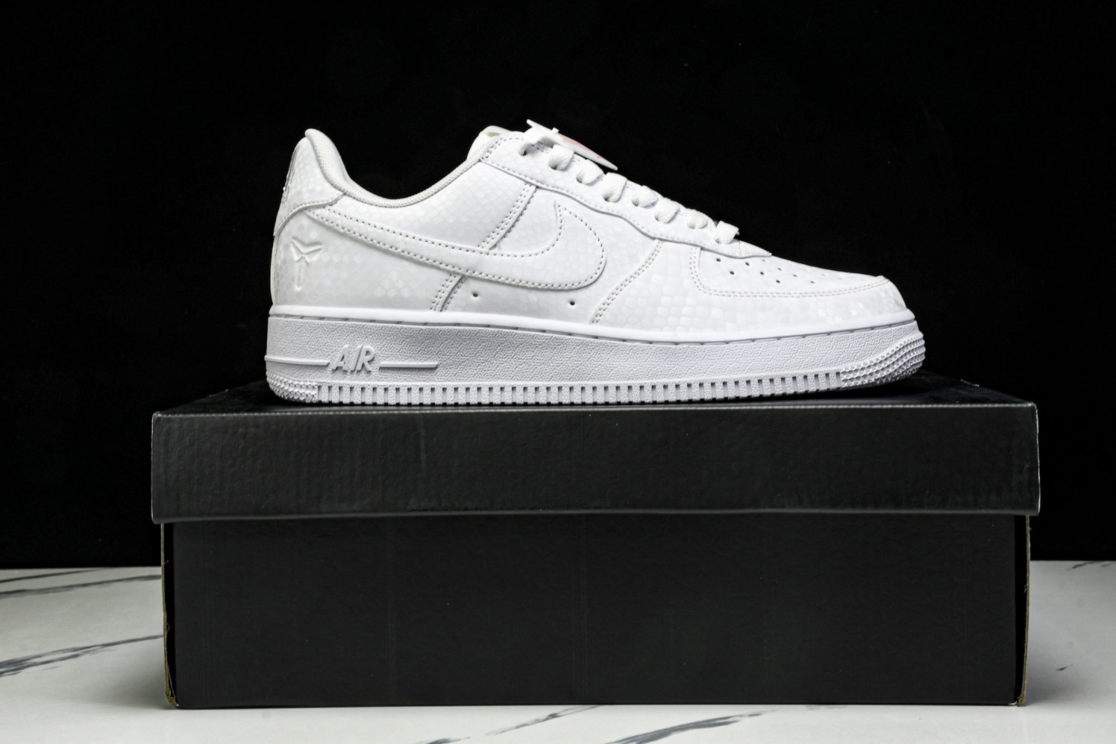  NK Kobe x Nike Air Force 1'07 Low 科比 空军一号低帮休闲板鞋 IB0